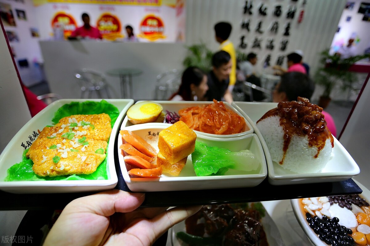 疫情一波未平一波又起,餐饮人怎么办?(图1) 疫情一波未平一波又起,餐饮人怎么办?学会这4招,转危为安